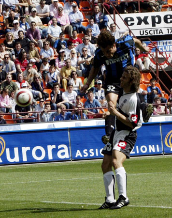 制造投篮窗 制造投篮窗