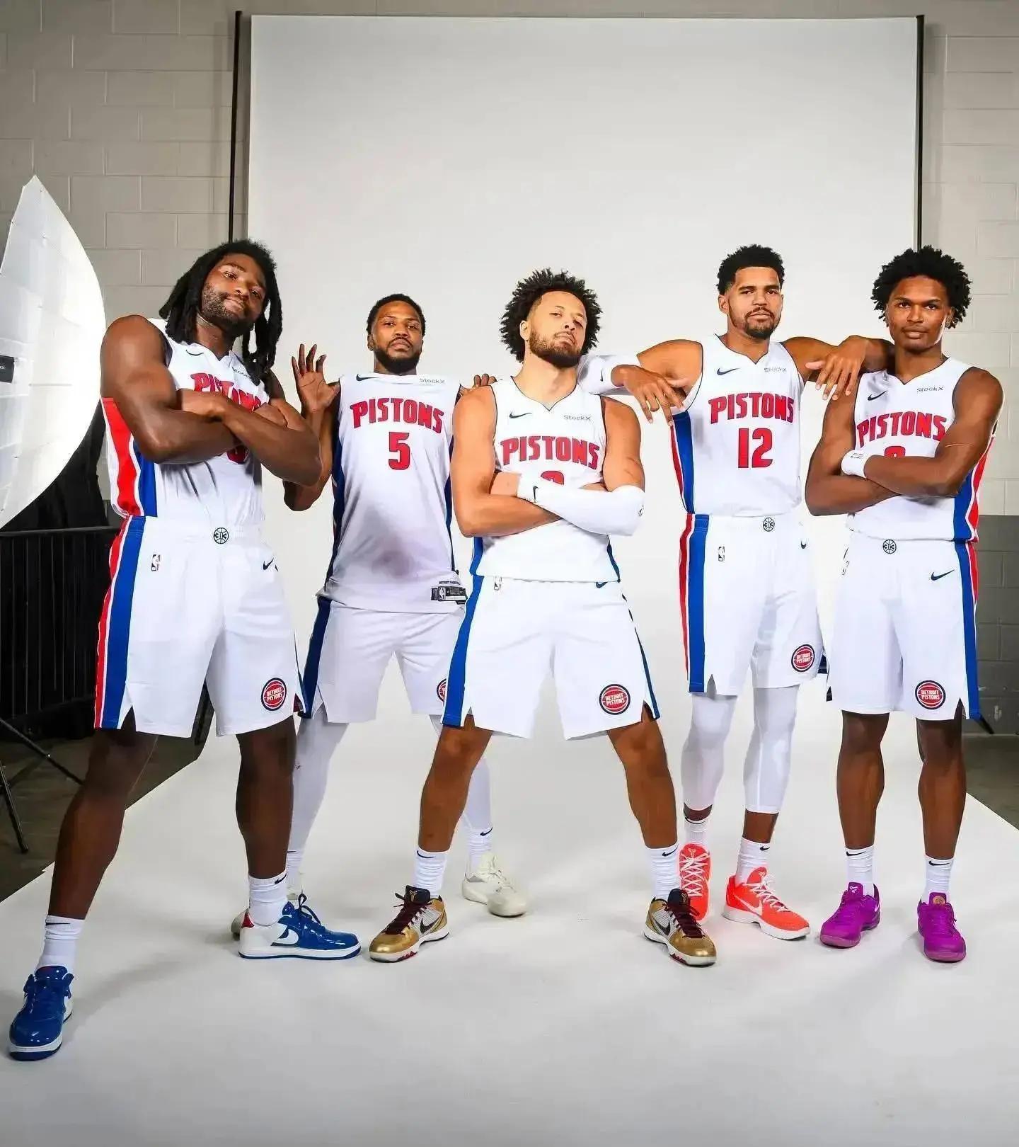 门将重心已 门将重心已